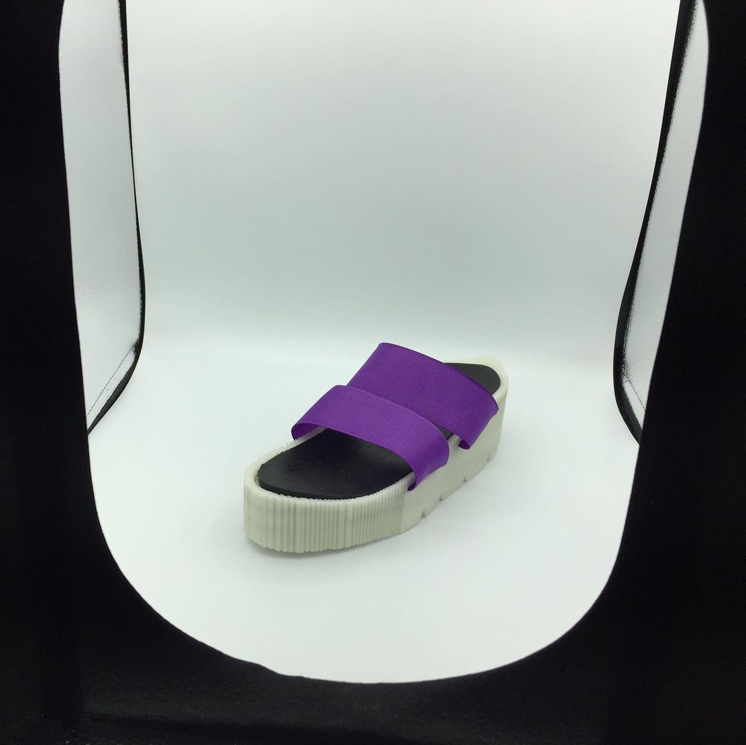 Modelado e Impresión 3D Stand en ShoesRoom By Momad