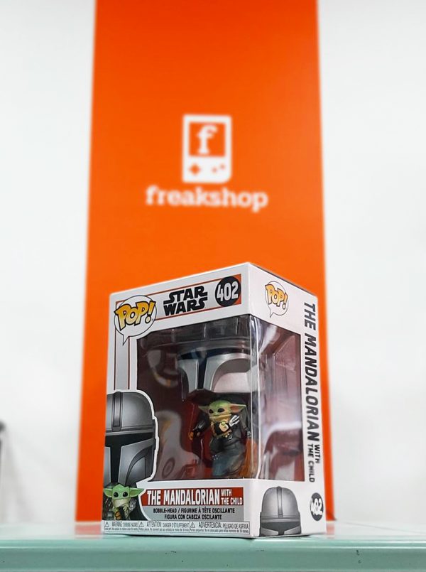 Funko Pop The Mandalorian with The Child 2